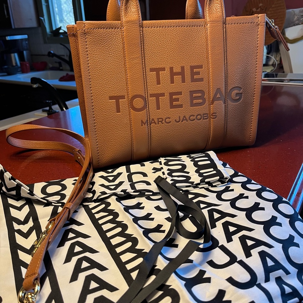 Marc Jacobs The Tote Bag medium Argon Oil